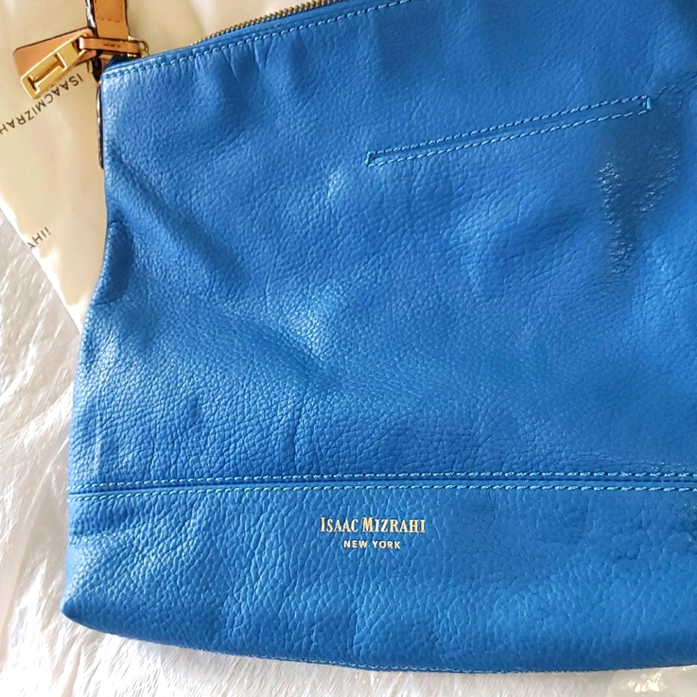 Sporty light blue Isaac MIZRAHI bag